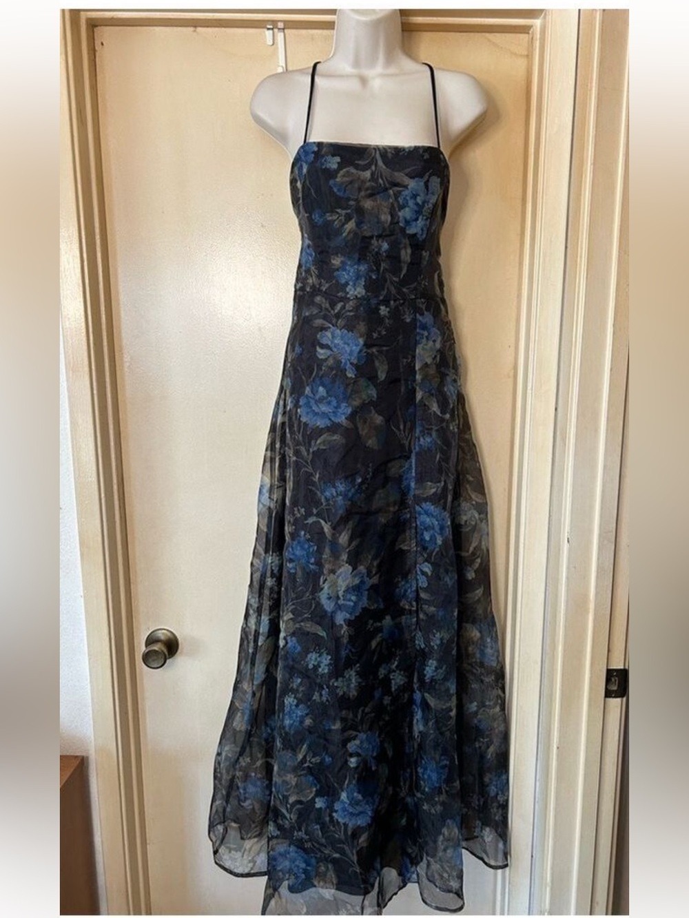 Lulu's Elegant Black and Blue Organza Floral Maxi Dress size M